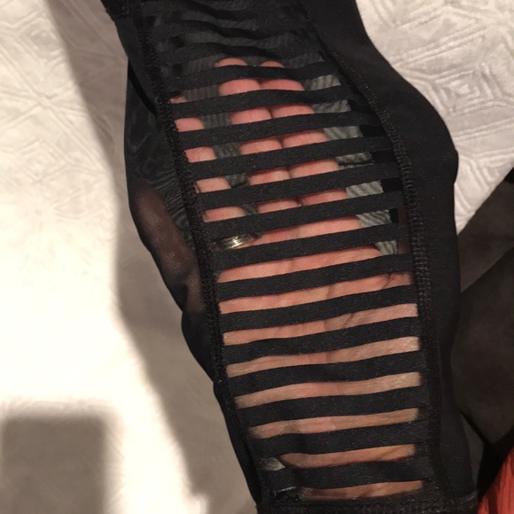 Workout Capri Legging - Picture 2 of 3